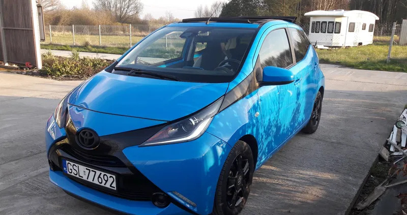 pomorskie Toyota Aygo cena 49900 przebieg: 49900, rok produkcji 2017 z Ustka